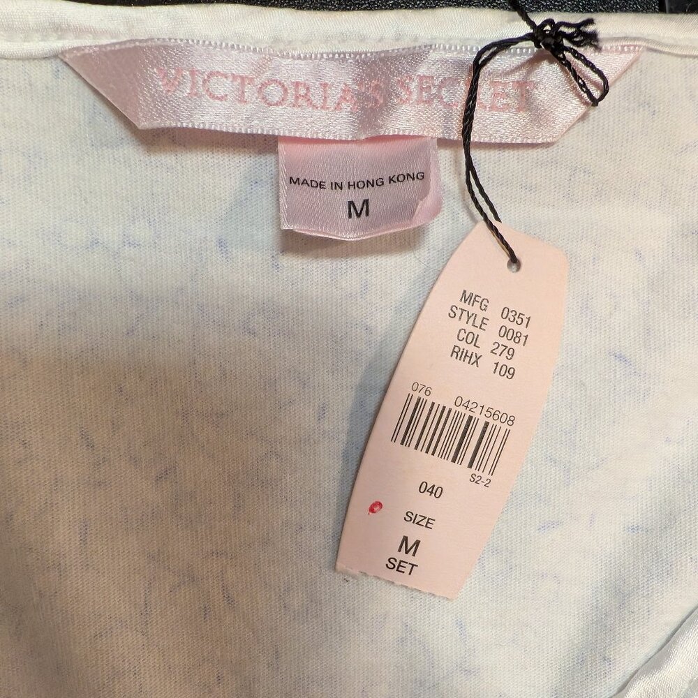 Victoria's Secret Blue & White Heart & Floral Two Piece Pajama Set, Size M, NWT! - Picture 6 of 7